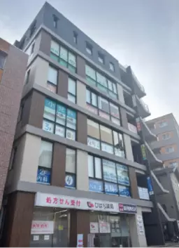 反町駅 徒歩3分 5F 現況:クリニック その他居抜きなど物件 【クリニック居抜き】外観