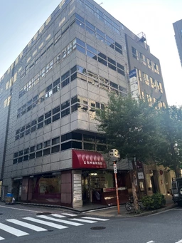 「銀座」駅から徒歩４分！視認性良好な貸店舗物件
