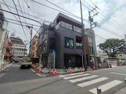 横浜駅 徒歩8分◆屋上とセット貸し◆重飲食相談可◆契約年数相談可◆一括でも募集中◆『沢渡中央公園』目の前◆外観