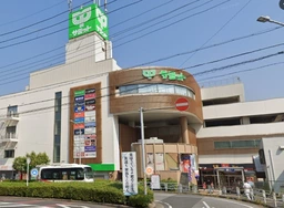馬込沢駅改札の目の前!　1階区画、スーパーの入り口で視認性良し! 　2階理髪店、買取店は不可外観