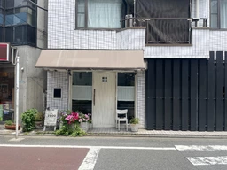 池尻大橋駅徒歩2分！　1階路面の美容室居抜き！外観