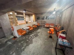 大塚駅 徒歩2分 B1F 現況:シーシャバー 飲食居抜き物件 【何業も可】