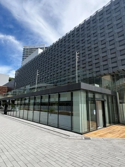 箕面船場阪大前駅直結 スケルトン物件（空調残置物あり） 別途歩合加算あ【カフェ業のみ可（付随してパン等の軽飲食販売可）】外観