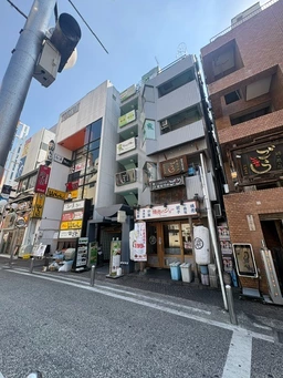 川崎駅より徒歩３分　仲見世通り沿いの飲食相談可能な貸店舗物件　（ネイルサロン・ダーツバー・マッサージ・風営関係はNG）