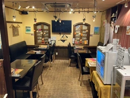 茅ヶ崎駅徒歩1分·10年超の営業実績を誇る22席のカレー店居抜き物件外観