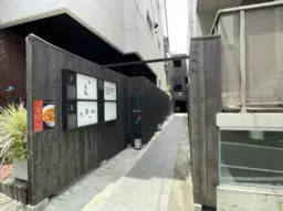 ≪牛込神楽坂駅 徒歩6分｜2階・127.27㎡｜中華料理店居抜き≫外観