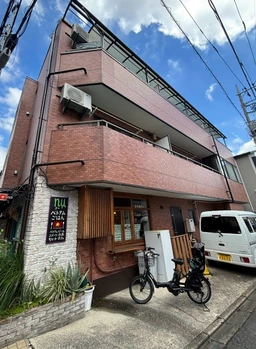 周辺施設からの安定集客!設備充実のカフェ居抜き外観