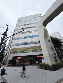 初台駅徒歩2分 賃料71.4万円 43.3坪 【飲食不可】外観