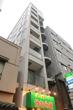 ◆目黒駅徒歩３分◆目黒通り沿いの好立地！◆整体・美容系サロン・各種スクールなどご相談可◆看板取り付け可外観