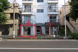 ◆上町駅徒歩12分◆世田谷通り沿い路面店！◆馬事公苑近く◆飲食店居抜き◆深夜営業可能◆敷金２ヶ月外観