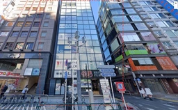 【新宿駅徒歩4分】重飲食相談可！靖国通り至近・モア4番街正面！外観