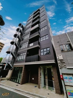 黄金町駅・太田橋からすぐ／京急本線と大岡川にはさまれた立地／築浅の事務所仕様物件【飲食不可】