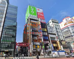 【新宿駅２分】６階３５坪、歌舞伎町入り口横ビル、看板設置相談可能、重飲食相談可能。５階も同条件募集中です。外観