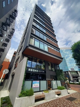★【重飲食可】馬車道交差点前·で視認性良好！飲食店・サービス店舗·事務所【フリーレント等各種ご相談可】