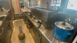 【野毛】好立地の空中階の焼鳥居酒屋（約11.05坪）外観