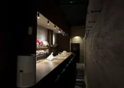 なんば駅 徒歩5分 1F 現況:バー居抜き物件 【軽飲食可】