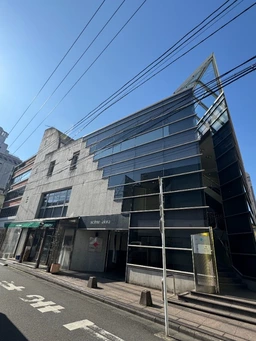 表参道駅 徒歩2分 B1F 現況:美容室・理容室 その他居抜きなど物件 【飲食不可】