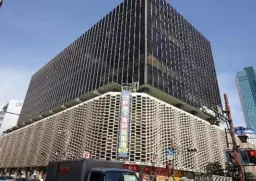 新橋駅目の前のニュー新橋ビル！　【賃料：533,500円(税込)　管理費：224,847円（税込）】