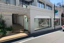 自由が丘駅 徒歩4分 ヒルサイド通り角地 1F～中2F店舗物件 【飲食可】