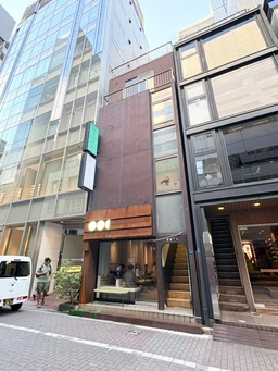 【軽飲食可】銀座駅 徒歩2分！ 2Fのまつ毛サロン居抜き物件！外観