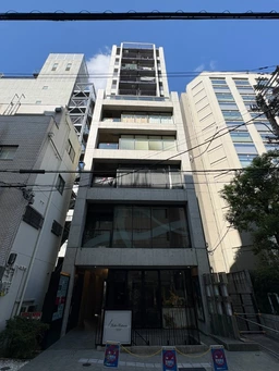 心斎橋駅 徒歩3分 南船場四丁目 デザイナーズビル4階 ネイルサロン居抜き 【飲食不可】外観
