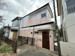 住居としても、事務所としても契約利用できる一戸建てです。