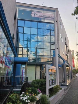 狛江駅徒歩13分 賃料51万円 48.8坪 【飲食不可】外観
