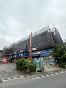 西武池袋線【石神井公園駅】迄徒歩７分！１階にはスーパーがございますので買い物便利な立地です！