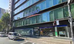 【麹町駅１分】１階147坪、天高4,500m。半蔵門駅３分。物販、サービス店舗。カフェ程度可能外観