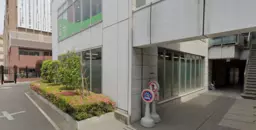 B1Fですが、建物裏道路に面しており採光あり・スケルトン渡し（天井高約3300㎜）