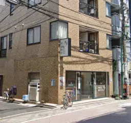 【蕨駅西口徒歩２分】１階18.75坪、ぶぎん通り角地、全面ガラス張り。火を使う飲食、海外物販はご案内不可です。外観