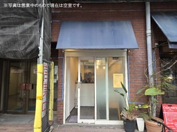 オフィス街「北浜」の1階路面店！外観