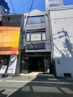 なんば駅 徒歩5分 1F〜3F 一棟貸 現況:物販抜き物件 【軽飲食可】