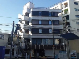 明治神宮前駅徒歩8分 賃料71.5万円 20.9坪 【軽飲食相談可】