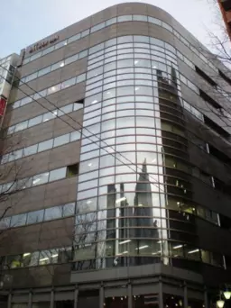≪新宿三丁目駅 徒歩3分｜6階・295.38㎡｜店舗事務所｜美容クリニック居抜き≫