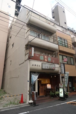 ◆大門駅徒歩２分◆駅前メイン通りすぐの好立地◆美容系サロン・スタジオなどご相談可◆飲食不可◆礼金なし
