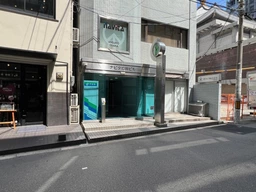【本町エリアの1階】内装は事務所仕様/1階路面店舗/29坪/物販やサービス業・事務所利用等可能/幅広い業種に適しています