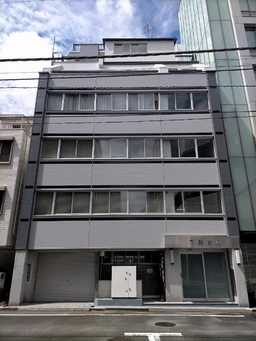 東京駅徒歩10分、八丁堀駅徒歩5分 即入居可能な5階部分の事務所物件