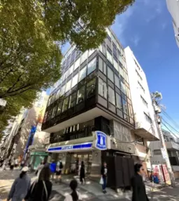 明治神宮前〈原宿〉駅 徒歩2分 　表参道　地下1階