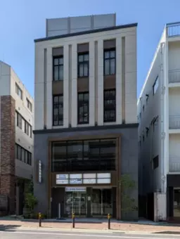 芦屋駅 徒歩3分駅近 お洒落な医療系ビル 2F スケルトン物件 【医療系のみ募集】外観