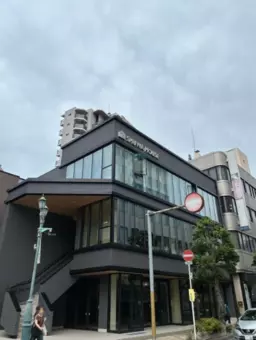 【松戸駅西口3分】１階７４坪。交差点角地。スケルトン、視認性良好。２階もご案内可能です【飲食相談可能】外観