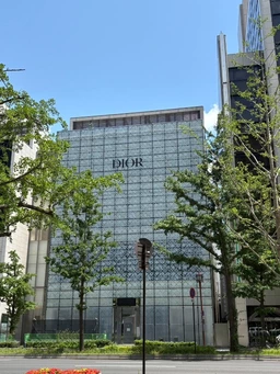 心斎橋駅 御堂筋沿い ハイグレードビル 4階ワンフロア 事務所仕様 【業種相談】