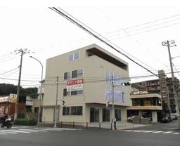 鴨居駅徒歩13分 賃料63.2万円 43.1坪 【飲食不可】