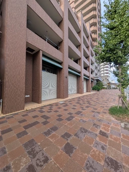 🚌山手幹線沿い1階路面店舗｜スケルトン外観
