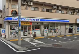 岩槻駅 徒歩8分◆駅前通りから入ってスグ◆元コンビニ跡◆駐車場付きで福祉事務所にオススメ◆普通借5年契約で安心◆外観