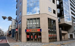 新宿御苑前駅2番出口目前！約35.95坪の1～2階店舗！飲食可！