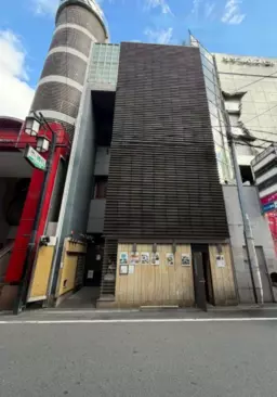 心斎橋駅6番出口 徒歩5分 畳屋町筋沿い 1F スケルトン物件 【飲食可】外観