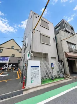 下北沢駅 徒歩5分 　下北沢1番街通り沿い　新築　1階外観