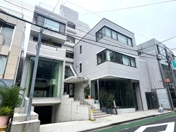 表参道徒歩3分の好立地！物販、飲食、サービス店舗等ご相談可能です！外観