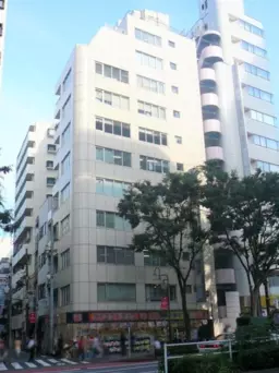 ≪新宿三丁目駅 徒歩1分｜6階・77.32㎡｜店舗事務所≫
